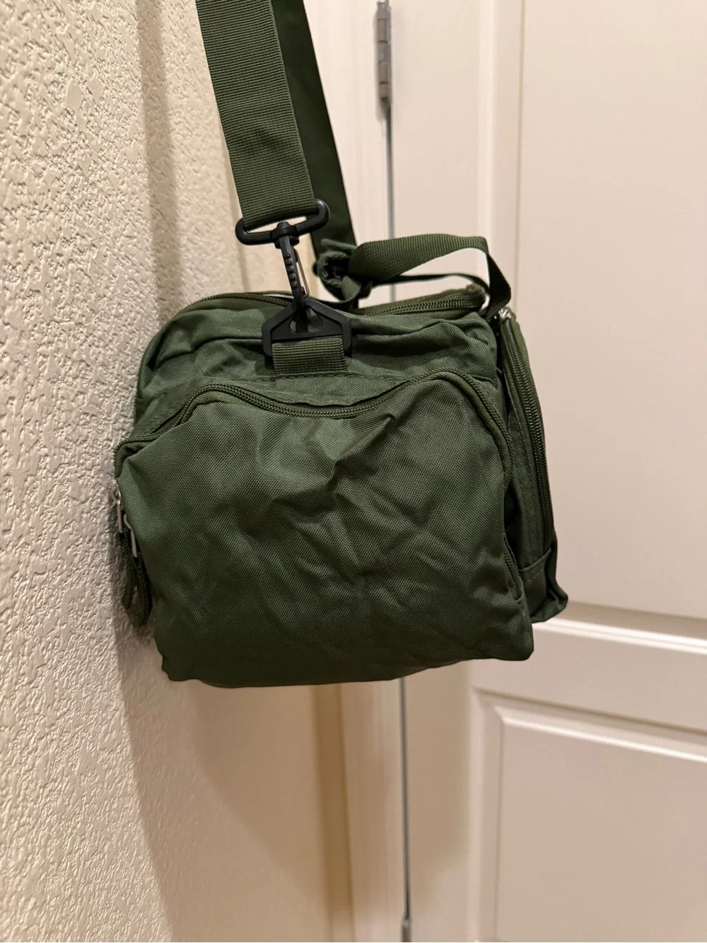 Bass Pro Shops Catch-All Bag 20L NWT Green Travel Utility Duffle